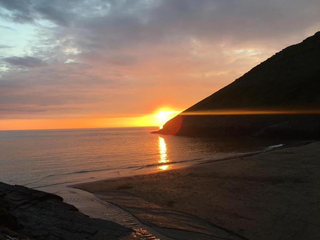 Wild Coastal Retreat At Troed Y Rhiw Aberporth, West Walesヴィラ エクステリア 写真